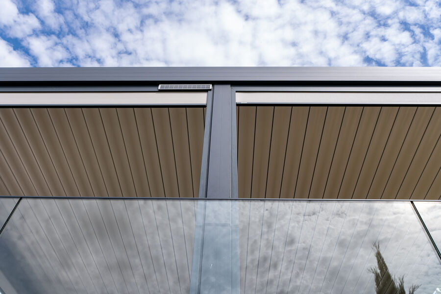 Détail des lames orientables en aluminium