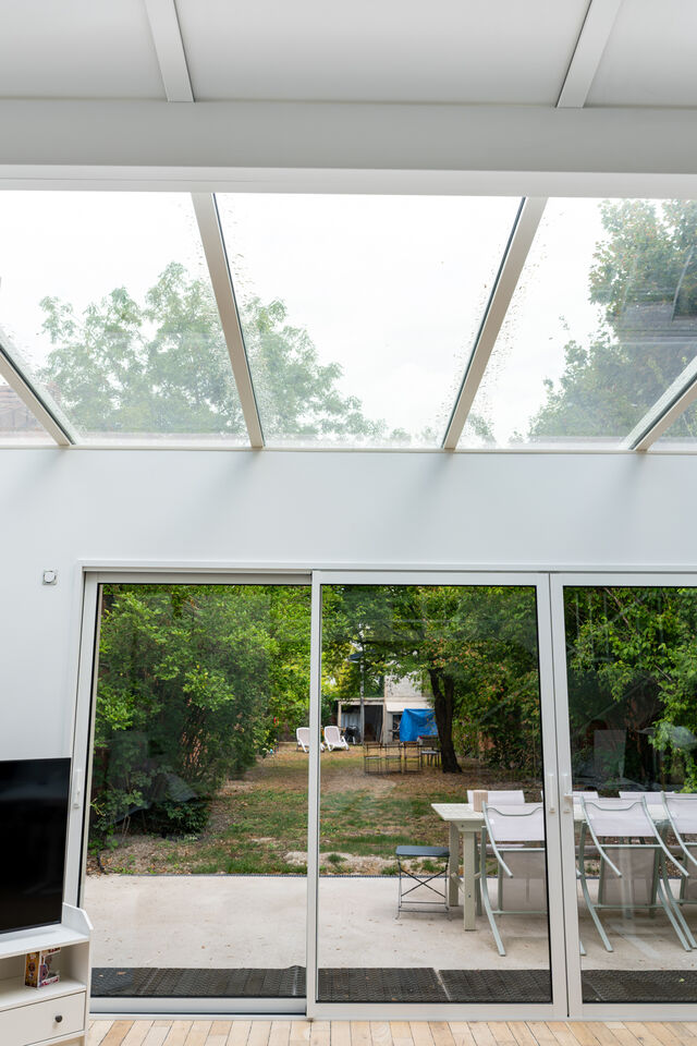 Extension vitrée en aluminium à usage de bureaux, Ladroye Immobilier